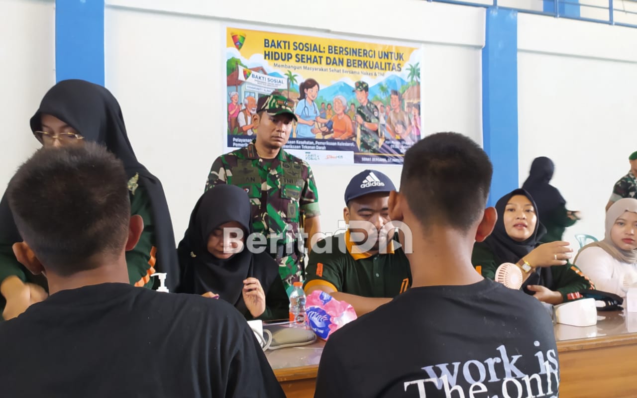 Cek Kesehatan Gratis di GOR Pacitan, Bidang Aksi dan Advokasi UNS Bekerjasama dengan IKA SPs UNS, Dinas Kesehatan Kab. Pacitan dan Yonif TP 934/SBY Sasar Warga yang Jarang Periksa Kesehatan